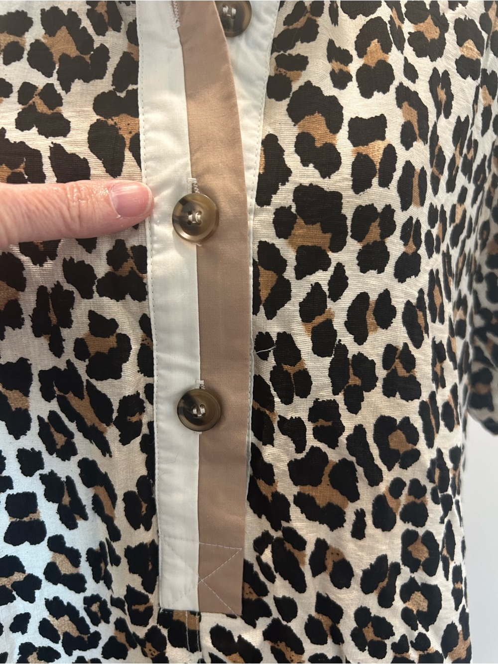 Entro Leopard Print Shirt Dress L Button Front Short Sleeve—Pockets - Picture 2 of 9